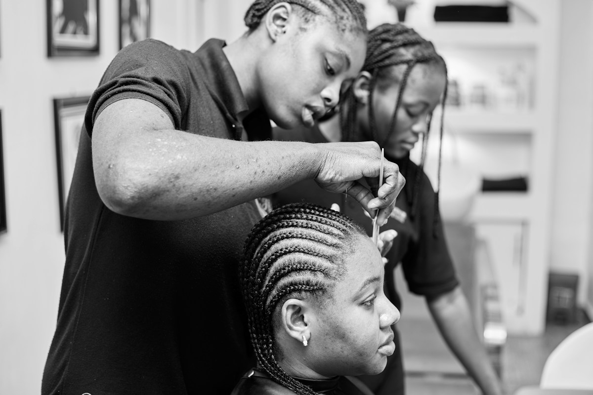 Feed-In Cornrows (6–8 Stitch Braids) by Yomaris Emilia