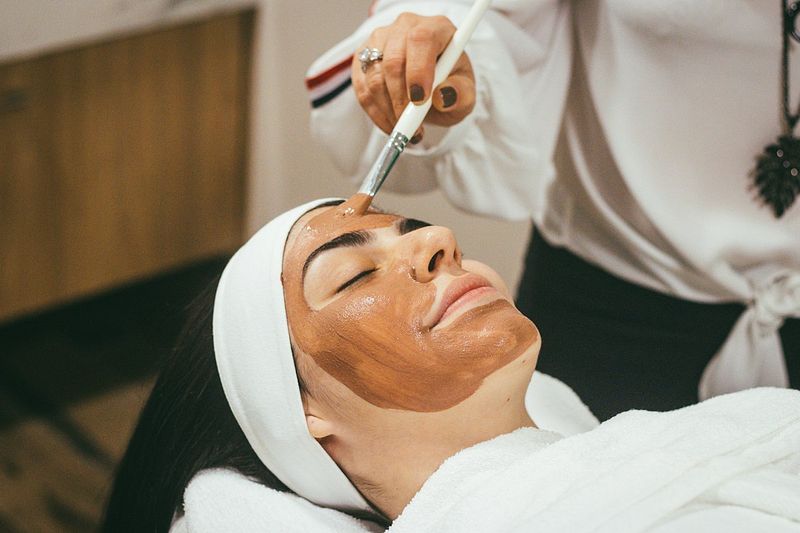 Full Face Threading by Rachna Shana
