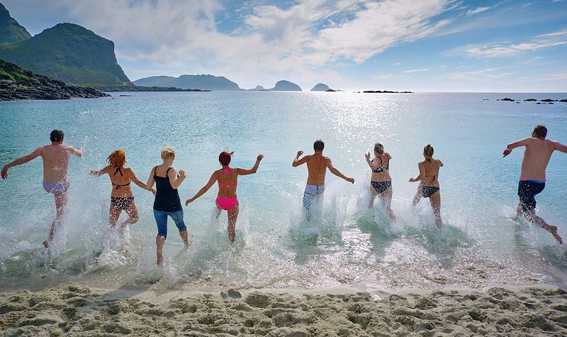 Group Tan Party (Up to 4 People) by Daysi Gomez